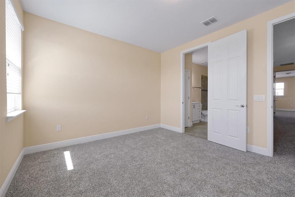 En Venta: $1,005,000 (5 camas, 4 baños, 4566 Pies cuadrados)