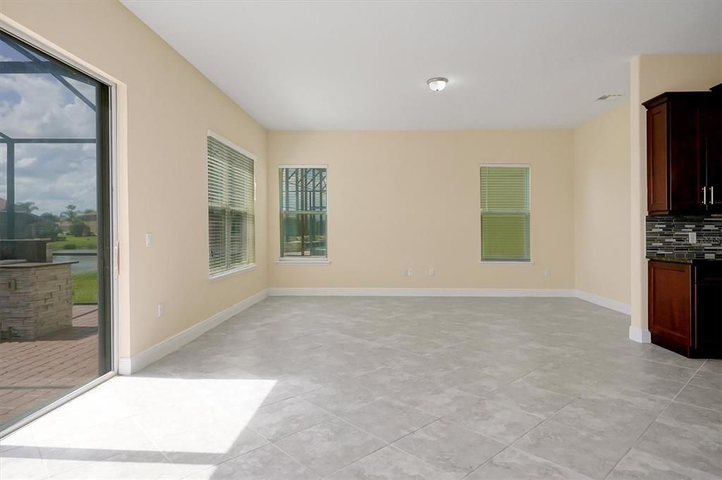 En Venta: $1,005,000 (5 camas, 4 baños, 4566 Pies cuadrados)