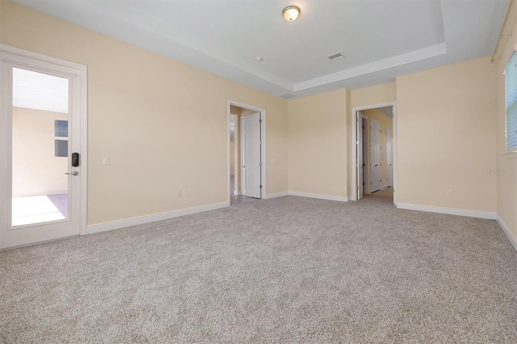 En Venta: $1,005,000 (5 camas, 4 baños, 4566 Pies cuadrados)