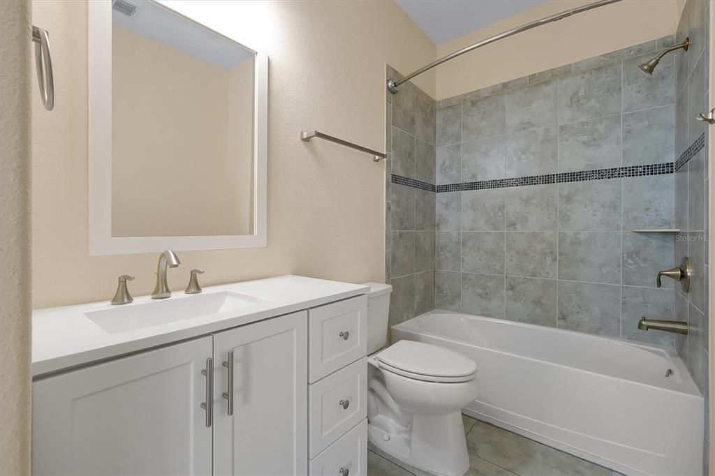 En Venta: $1,005,000 (5 camas, 4 baños, 4566 Pies cuadrados)