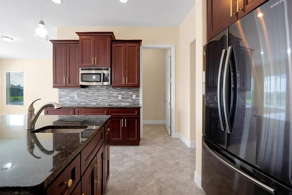 En Venta: $1,005,000 (5 camas, 4 baños, 4566 Pies cuadrados)