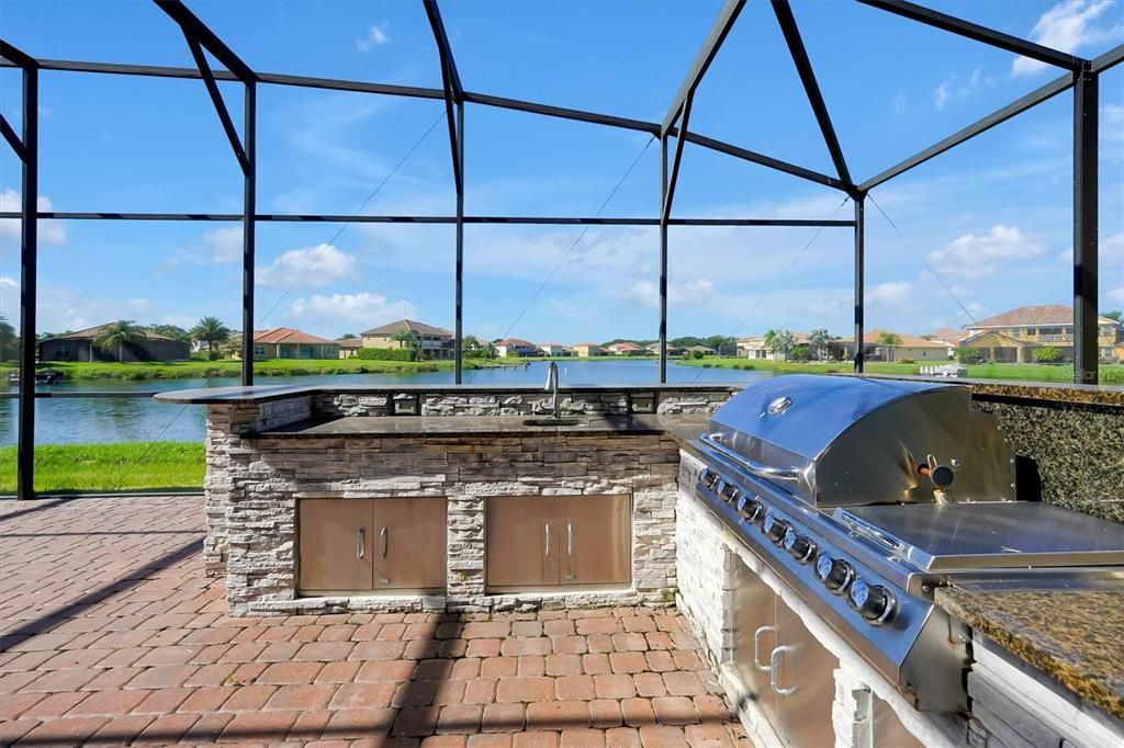 En Venta: $1,005,000 (5 camas, 4 baños, 4566 Pies cuadrados)