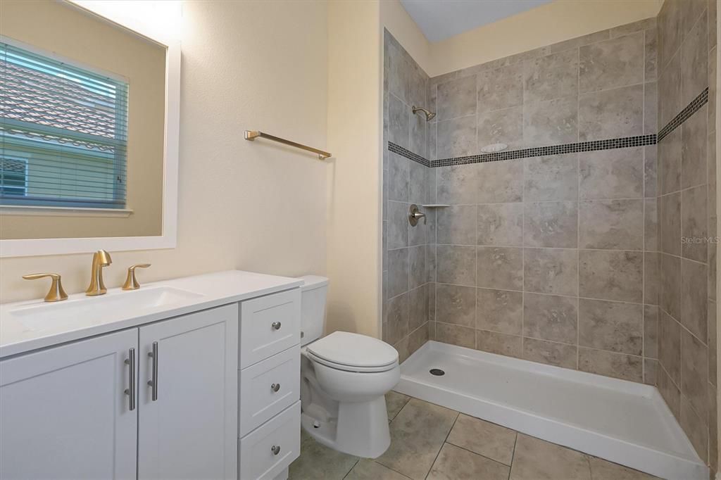 En Venta: $1,005,000 (5 camas, 4 baños, 4566 Pies cuadrados)