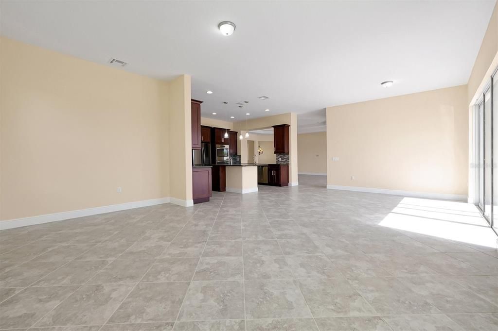 En Venta: $1,005,000 (5 camas, 4 baños, 4566 Pies cuadrados)