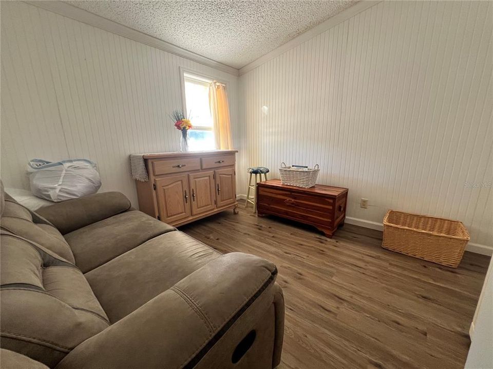 На продажу: $250,000 (3 спален, 2 ванн, 1323 Квадратных фут)