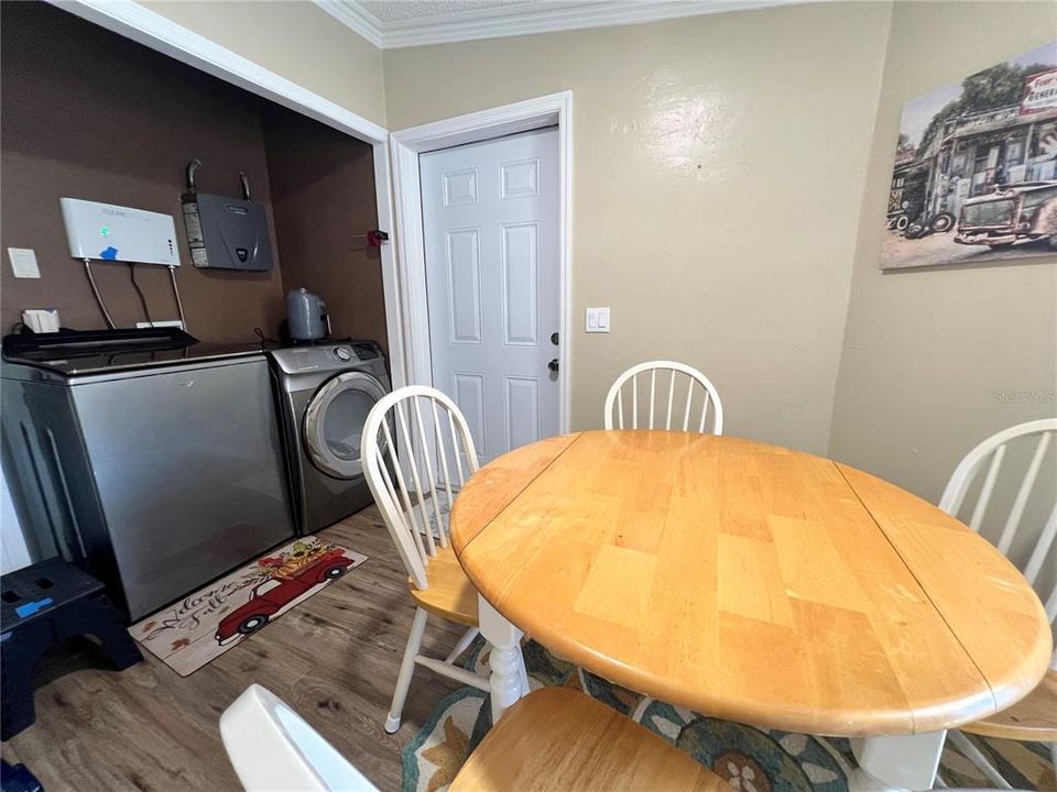 На продажу: $250,000 (3 спален, 2 ванн, 1323 Квадратных фут)