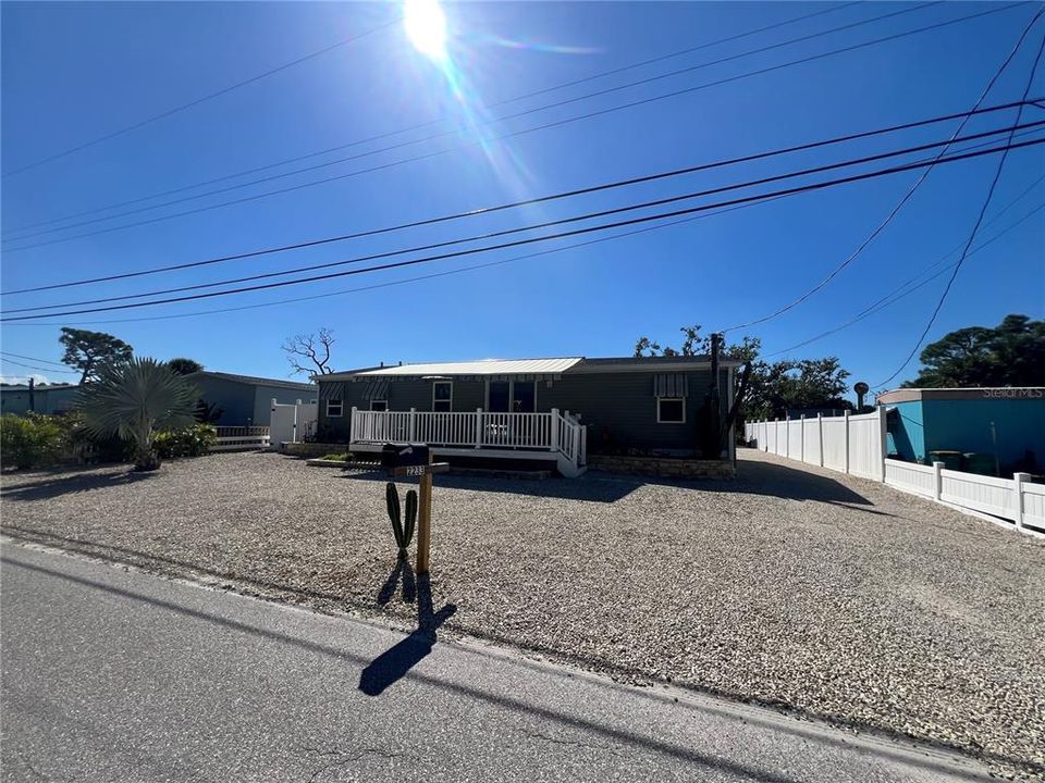 На продажу: $250,000 (3 спален, 2 ванн, 1323 Квадратных фут)