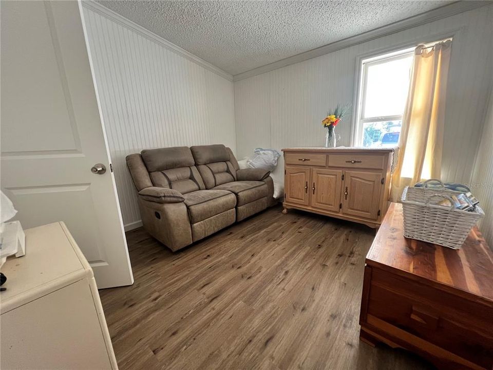 На продажу: $250,000 (3 спален, 2 ванн, 1323 Квадратных фут)