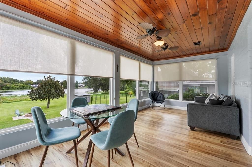 合同活跃: $375,000 (2 贝兹, 2 浴室, 1254 平方英尺)