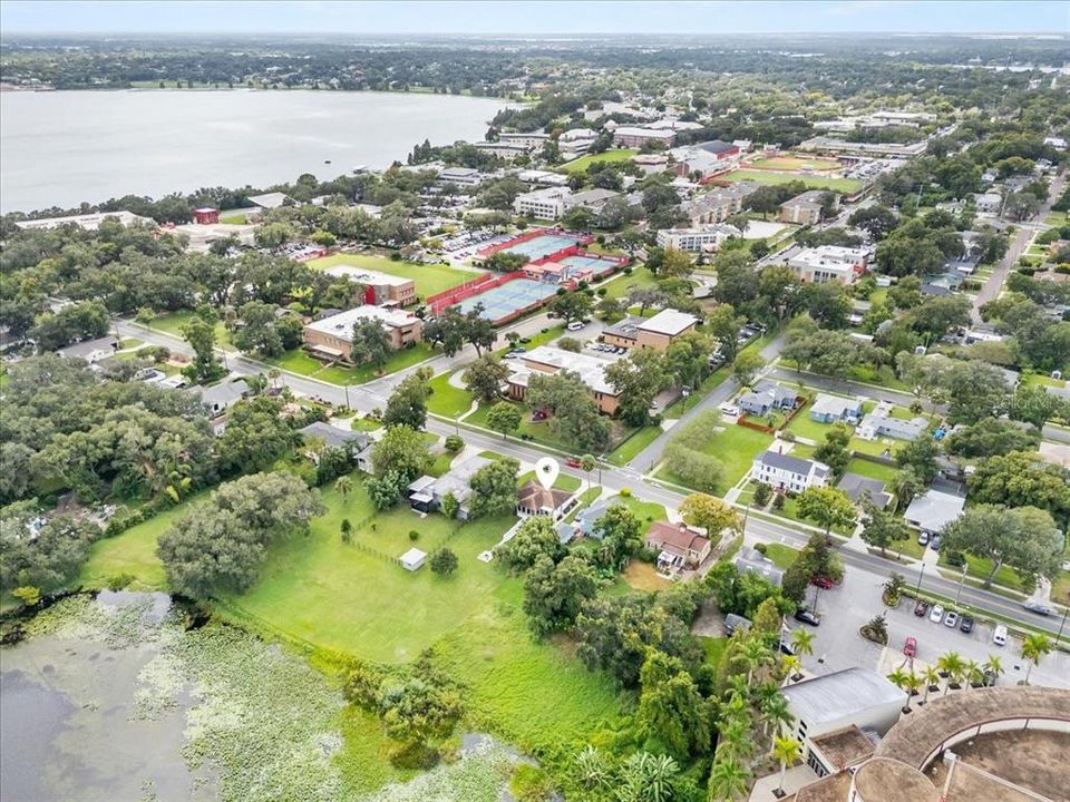 合同活跃: $375,000 (2 贝兹, 2 浴室, 1254 平方英尺)