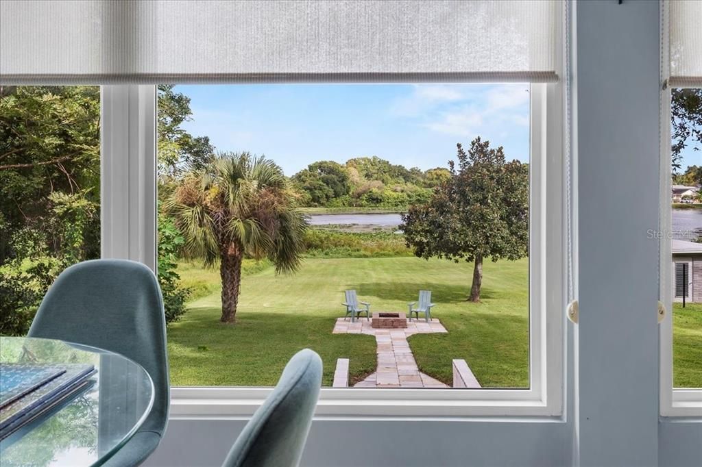 合同活跃: $375,000 (2 贝兹, 2 浴室, 1254 平方英尺)