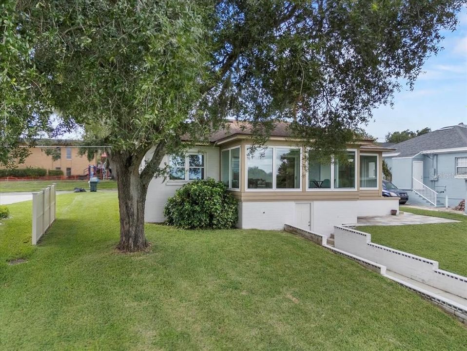 合同活跃: $375,000 (2 贝兹, 2 浴室, 1254 平方英尺)