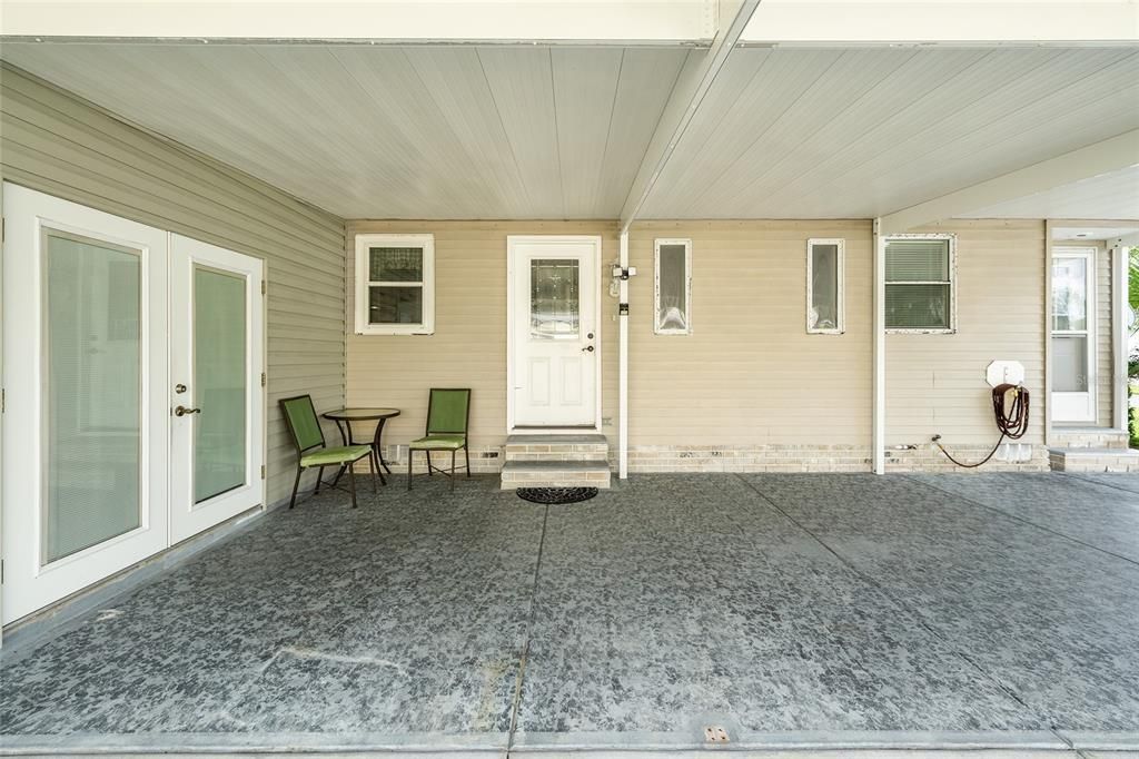 Под контрактом: $165,000 (2 спален, 2 ванн, 1342 Квадратных фут)