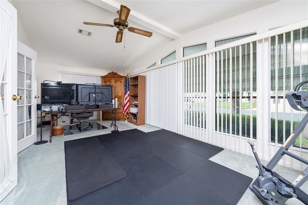 Под контрактом: $165,000 (2 спален, 2 ванн, 1342 Квадратных фут)