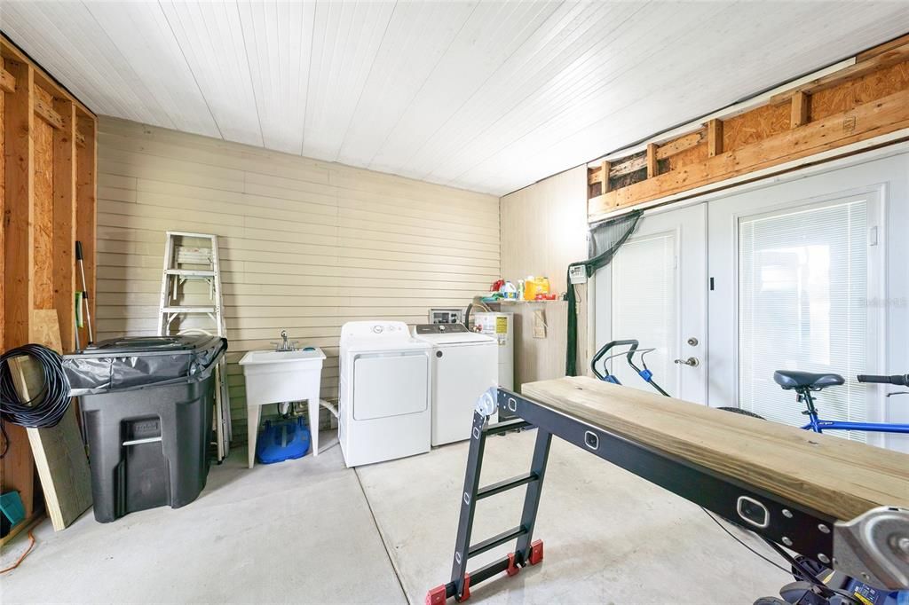 Под контрактом: $165,000 (2 спален, 2 ванн, 1342 Квадратных фут)