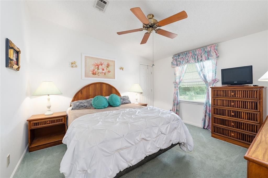 Под контрактом: $165,000 (2 спален, 2 ванн, 1342 Квадратных фут)