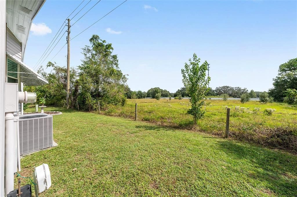 Под контрактом: $165,000 (2 спален, 2 ванн, 1342 Квадратных фут)