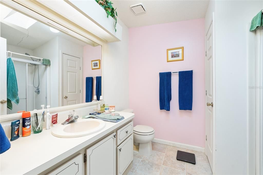 Под контрактом: $165,000 (2 спален, 2 ванн, 1342 Квадратных фут)