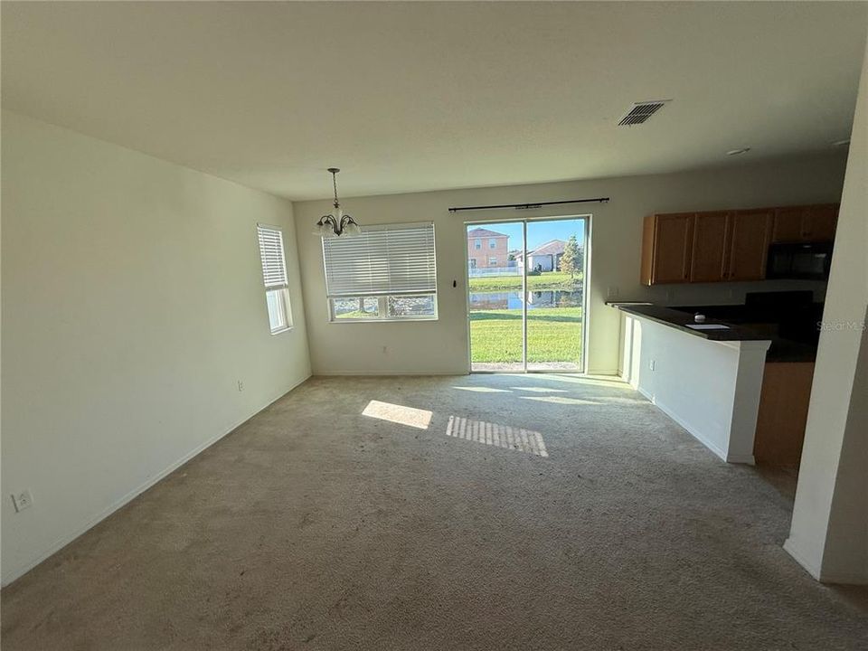 En Venta: $287,000 (3 camas, 2 baños, 1610 Pies cuadrados)