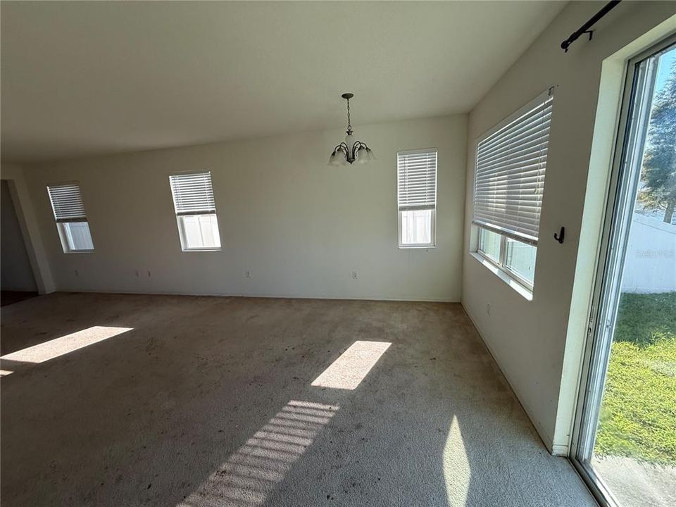 En Venta: $287,000 (3 camas, 2 baños, 1610 Pies cuadrados)