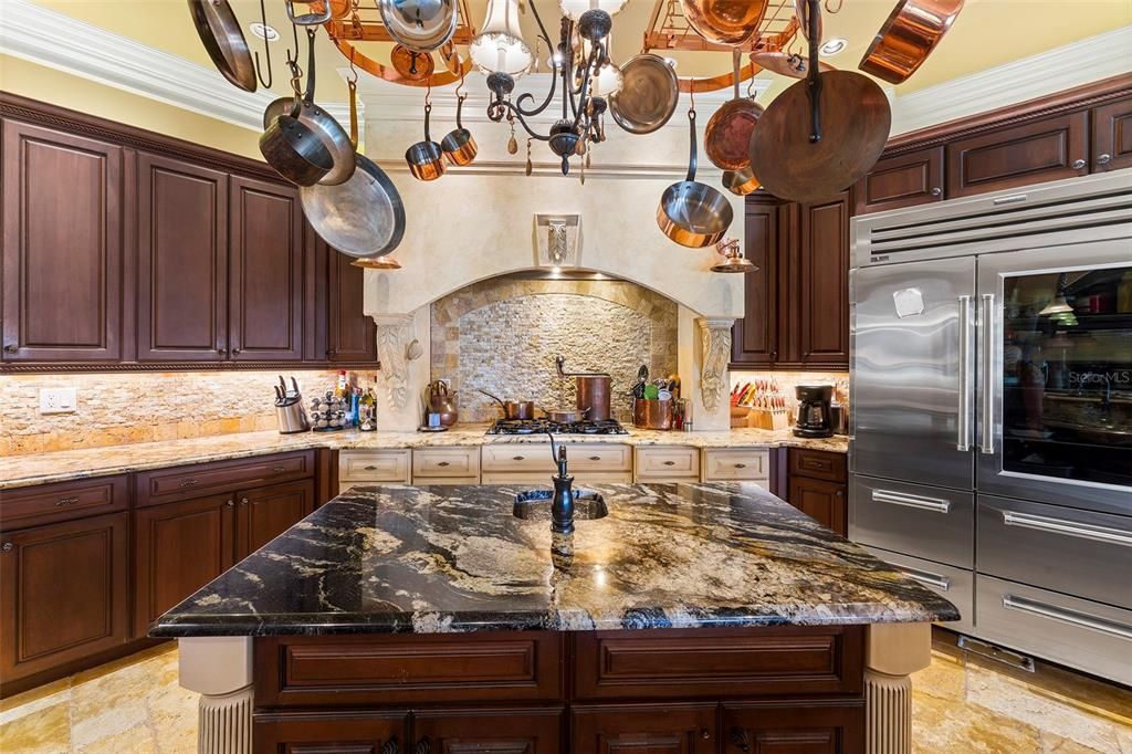 For Sale: $6,990,000 (6 beds, 5 baths, 6268 Square Feet)