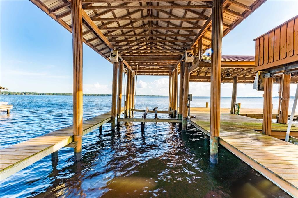 For Sale: $6,990,000 (6 beds, 5 baths, 6268 Square Feet)