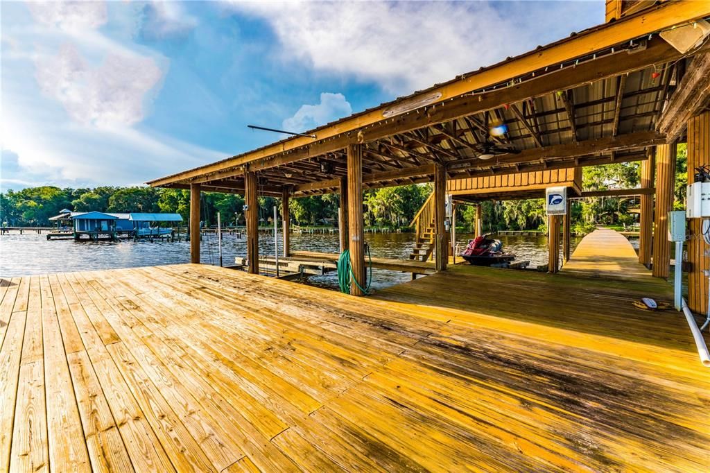 For Sale: $6,990,000 (6 beds, 5 baths, 6268 Square Feet)