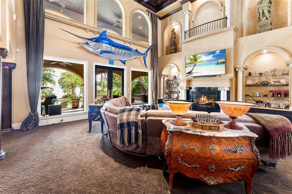 For Sale: $6,990,000 (6 beds, 5 baths, 6268 Square Feet)