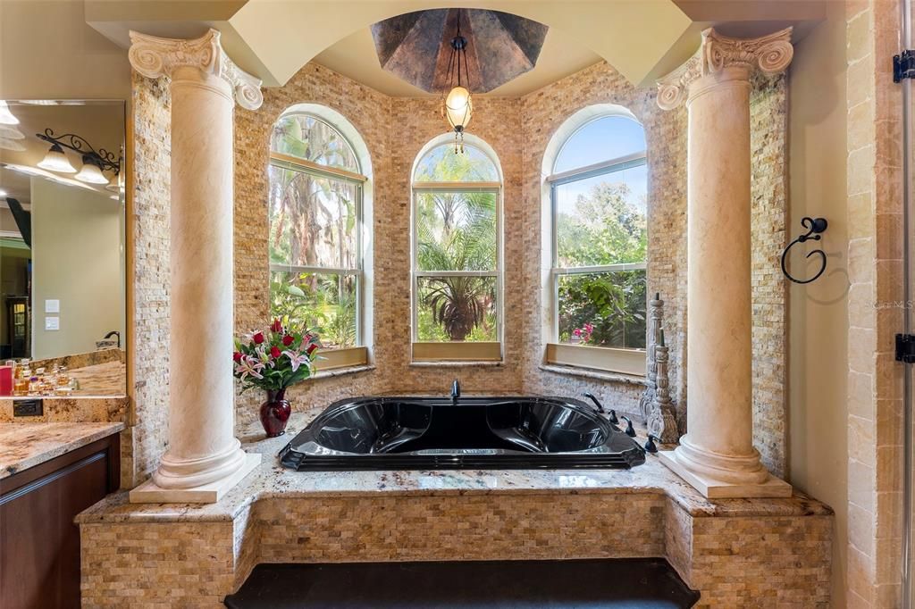 For Sale: $6,990,000 (6 beds, 5 baths, 6268 Square Feet)