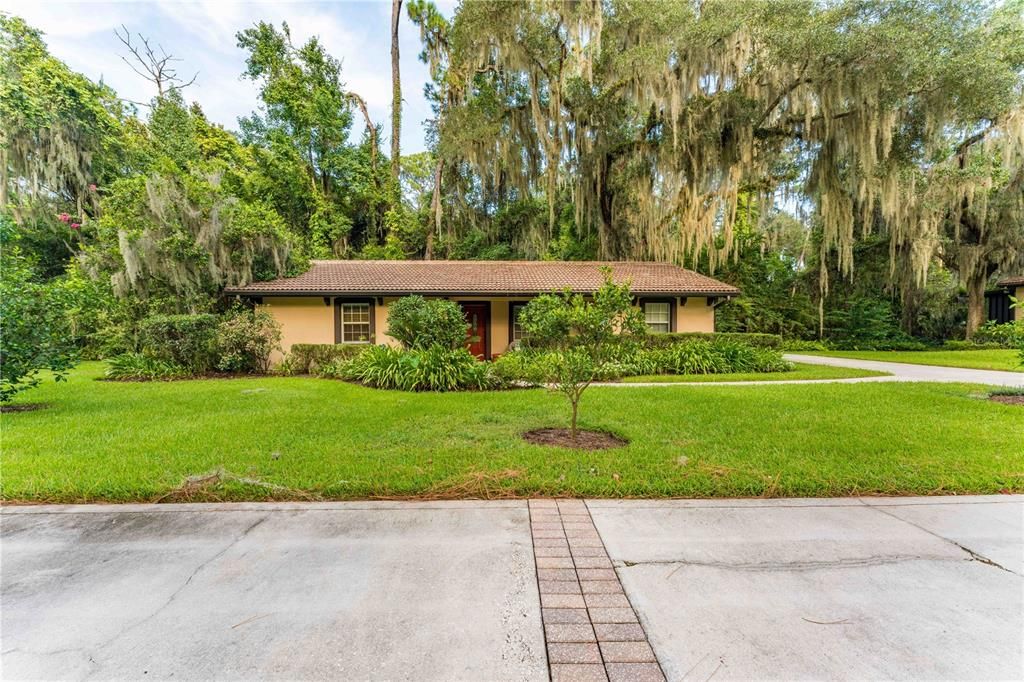 For Sale: $6,990,000 (6 beds, 5 baths, 6268 Square Feet)