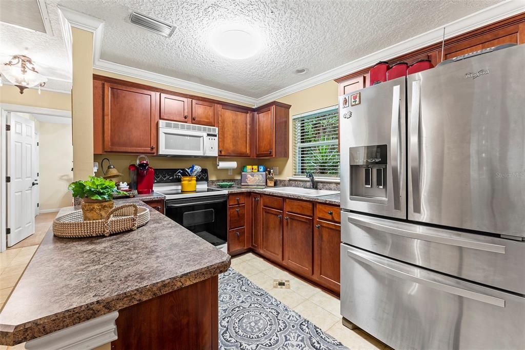 For Sale: $6,990,000 (6 beds, 5 baths, 6268 Square Feet)