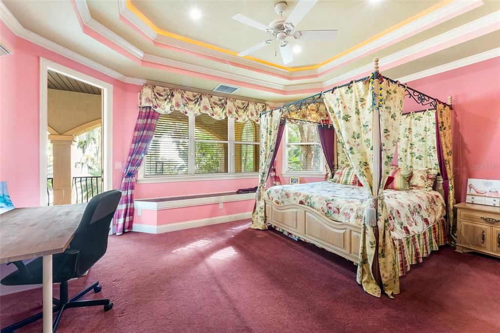 For Sale: $6,990,000 (6 beds, 5 baths, 6268 Square Feet)