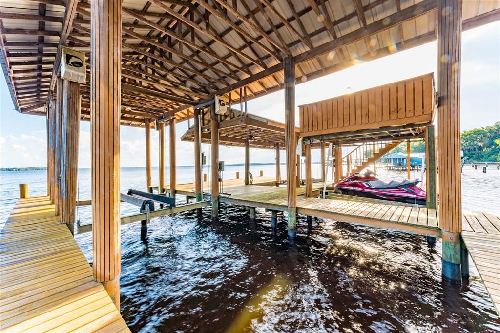 For Sale: $6,990,000 (6 beds, 5 baths, 6268 Square Feet)