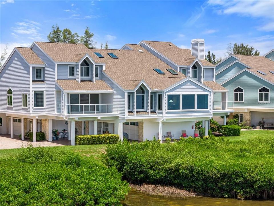 For Sale: $850,000 (3 beds, 2 baths, 3165 Square Feet)