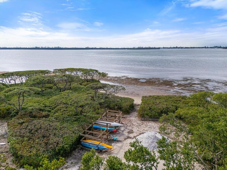Active With Contract: $699,000 (3 beds, 2 baths, 3165 Square Feet)