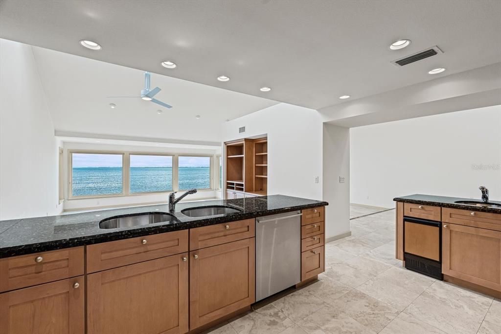 For Sale: $850,000 (3 beds, 2 baths, 3165 Square Feet)