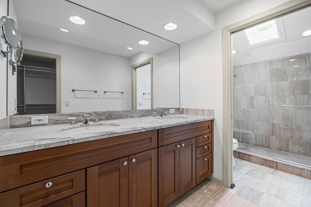 For Sale: $850,000 (3 beds, 2 baths, 3165 Square Feet)