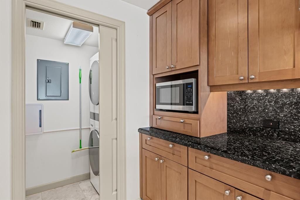 For Sale: $850,000 (3 beds, 2 baths, 3165 Square Feet)