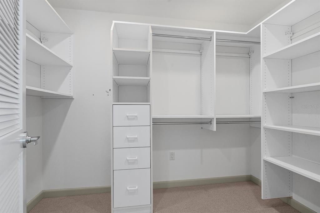 For Sale: $850,000 (3 beds, 2 baths, 3165 Square Feet)