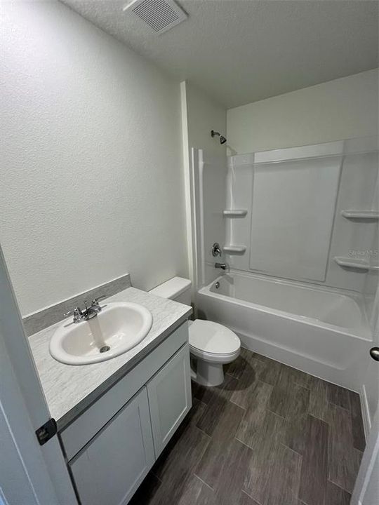 For Sale: $268,990 (2 beds, 2 baths, 1239 Square Feet)