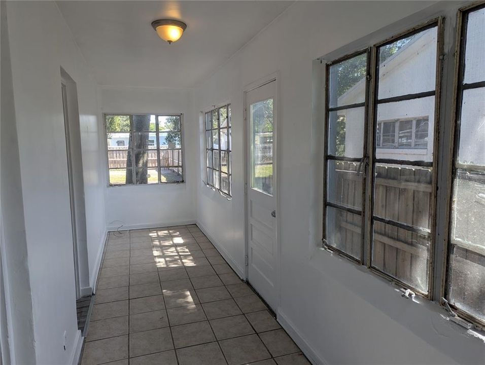 En Venta: $247,500 (2 camas, 1 baños, 922 Pies cuadrados)