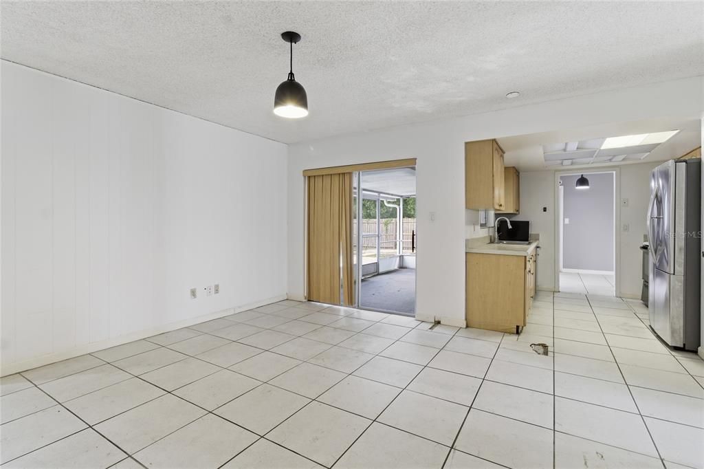 For Sale: $299,000 (3 beds, 2 baths, 1405 Square Feet)