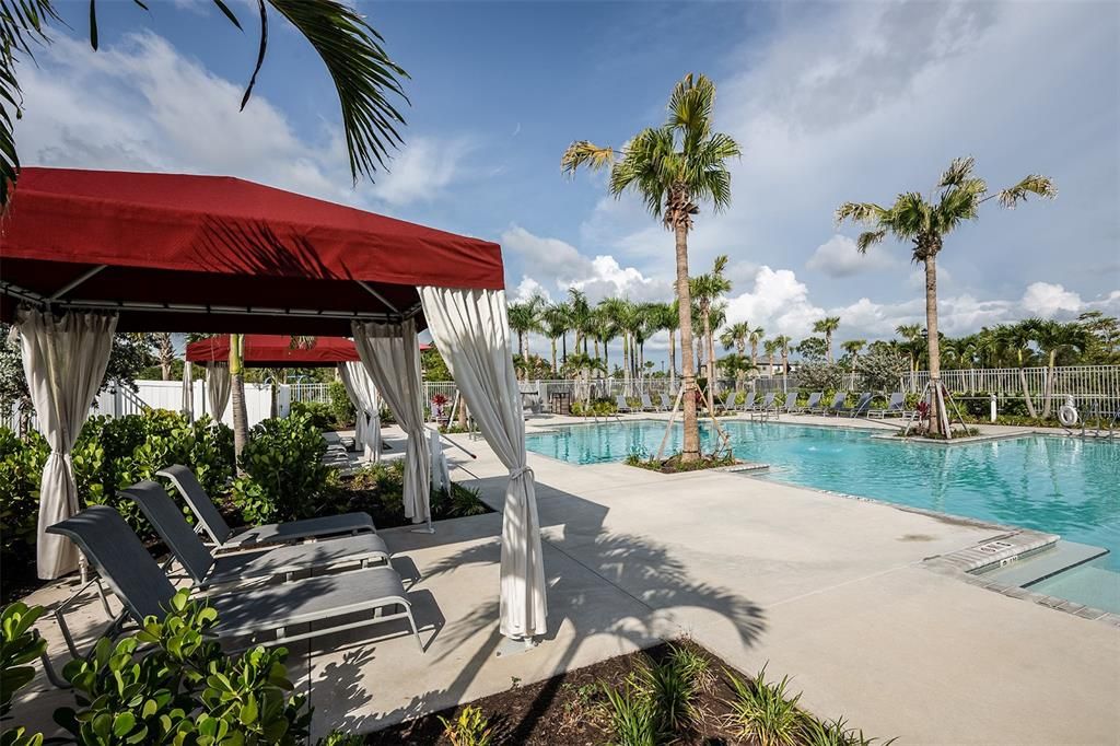 Active With Contract: $399,000 (2 beds, 2 baths, 1721 Square Feet)