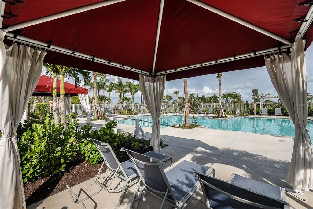 Active With Contract: $399,000 (2 beds, 2 baths, 1721 Square Feet)