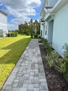 Active With Contract: $399,000 (2 beds, 2 baths, 1721 Square Feet)