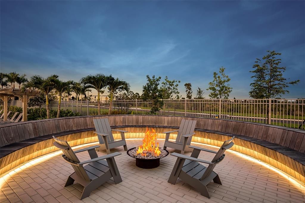 Active With Contract: $399,000 (2 beds, 2 baths, 1721 Square Feet)