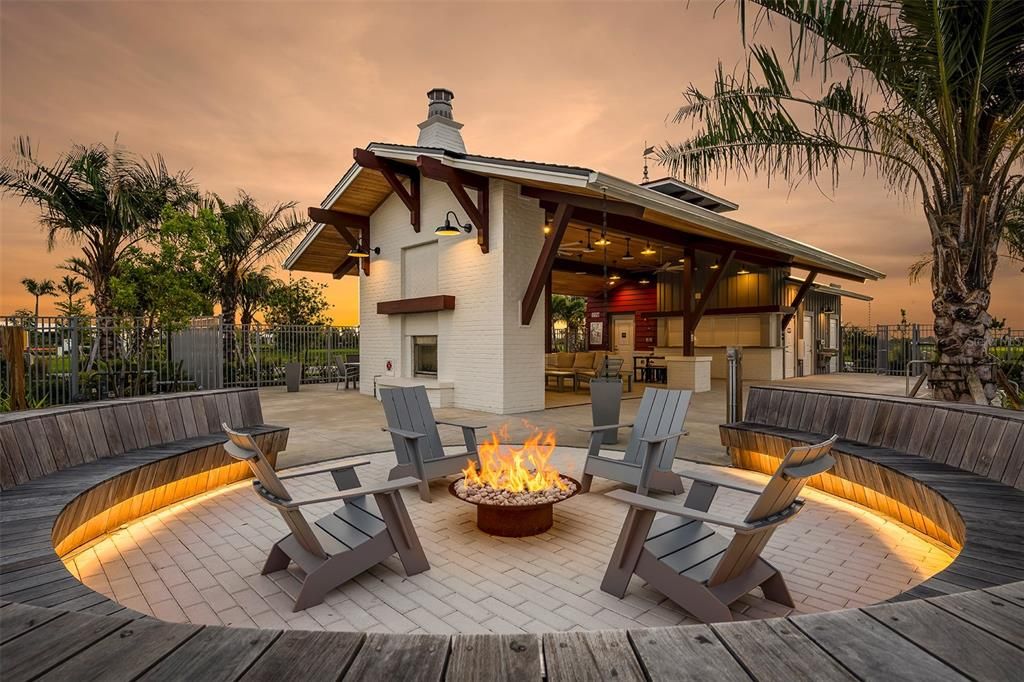 Active With Contract: $399,000 (2 beds, 2 baths, 1721 Square Feet)