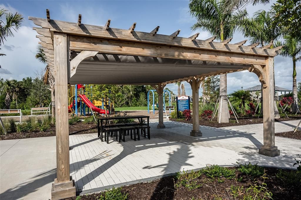 Active With Contract: $399,000 (2 beds, 2 baths, 1721 Square Feet)