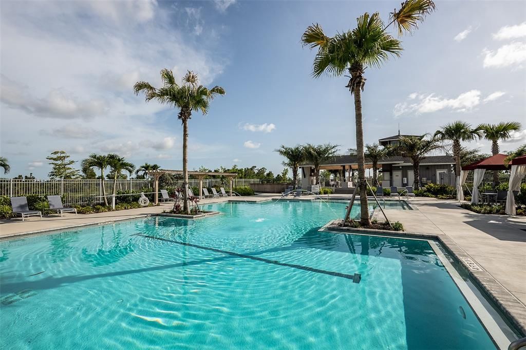 Active With Contract: $399,000 (2 beds, 2 baths, 1721 Square Feet)