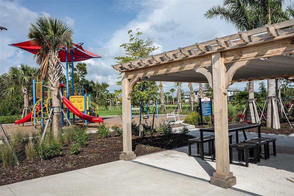 Active With Contract: $399,000 (2 beds, 2 baths, 1721 Square Feet)